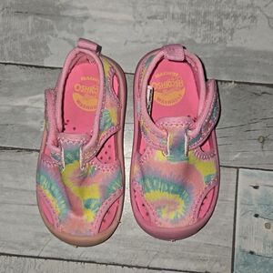 OshKosh Tie-Dye Sandals size 4